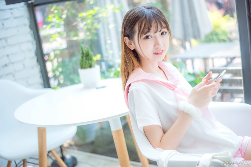 “救我？”刘璝皱了皱眉，沉声道。